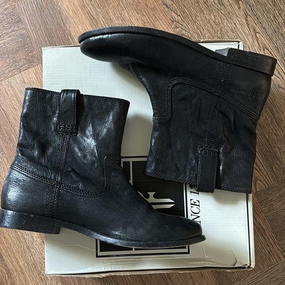 Like New Frye Anna Shortie Black Boots Size 9 - Picture 3 of 4